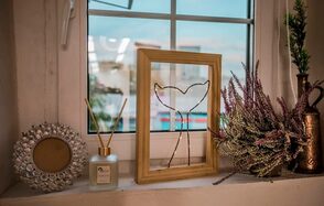 Уютный лофт-зал с проектором