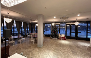 Берег. Банкетный зал на берегу канала