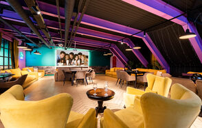 Яркий и уютный лофт