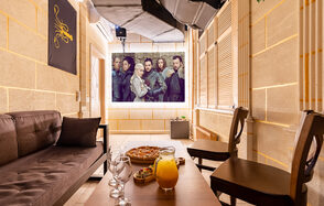 Лофт-зал в стиле известного сериала