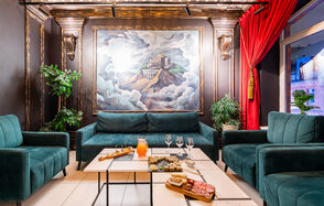 Лофт-зал в греческом стиле