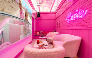 Лофт-зал в стиле Барби