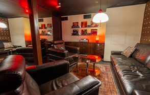 Атмосферный лофт-зал в центре города