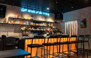 Лофт-бар в историческом центре под закрытие