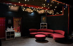 Лофт в стилистике видео-салона