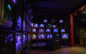 Лофт в стилистике видео-салона