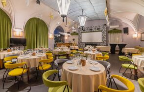 Лендок. Банкетный зал в историческом здании 