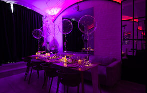 Лофт с панорамными окнами и караоке