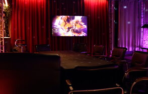 Пианино Лофт (PianoLoft). Лофт-зал с кирпичными стенами