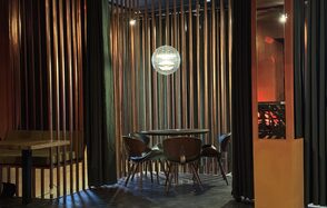 Клубное пространство с барной стойкой