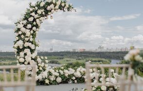 Банкетный зал с зеленой зоной