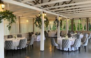 Веранда для банкетов на севере города