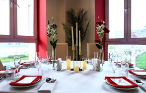 Sea Grill. Лофт-бар под закрытие с видом на Неву