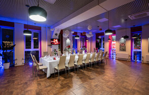 Sea Grill. Лофт-бар под закрытие с видом на Неву