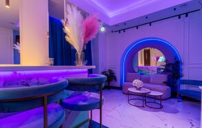 Неоновый лофт для мероприятий