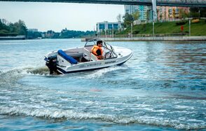 Комфортный катер на 4 человек