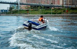 Комфортный катер на 4 человек