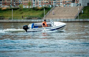 Комфортный катер на 4 человек