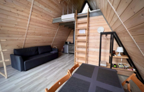 Треугольный коттедж для вечеринок