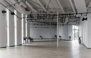 Выставка. Просторный банкетный зал