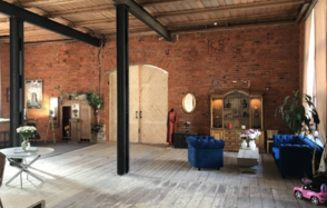 Кирпичный лофт с высокими потолками