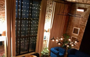 Кирпичный лофт с высокими потолками