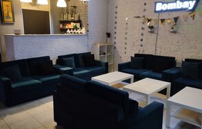 Уютный лофт-зал с караоке