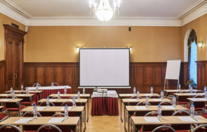 Оборудованный конференц-зал в отеле