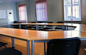 Светлый зал для переговоров