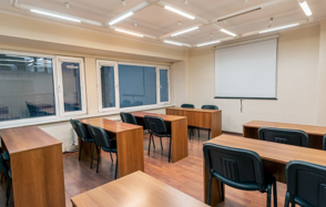 Небольшой зал для переговоров в гостинице