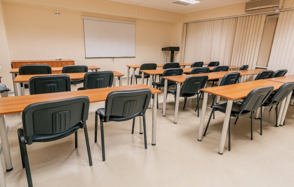 Небольшой зал для семинаров в гостинице