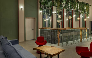 Просторный и светлый лофт с панорамным видом в парк