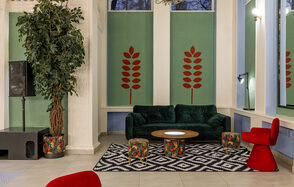 Просторный и светлый лофт с панорамным видом в парк