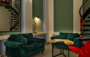 Просторный и светлый лофт с панорамным видом в парк