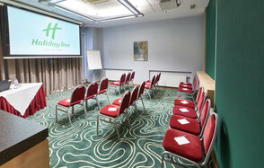 Небольшая оборудованная переговорная