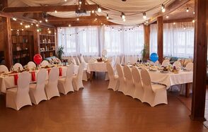 Банкетный зал в загородном комплексе "Сойкино"