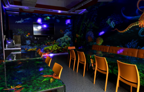 Яркий зал для мероприятий