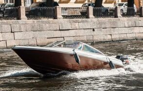 Шестиместный современный катер