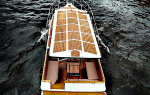 Каютный катер на 11 человек