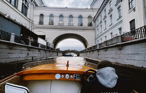 Стильный катер на 4 человек