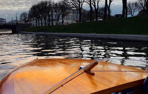 Стильный катер на 4 человек