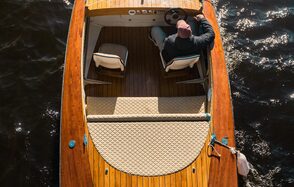 Стильный катер на 4 человек