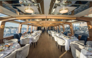 Теплоход для праздничных мероприятий 