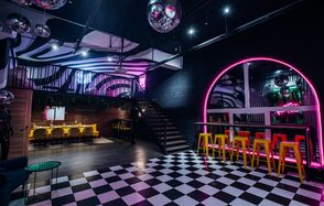 Оушен Драйв. Двухуровневый лофт в стиле диско
