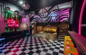 Оушен Драйв. Двухуровневый лофт в стиле диско