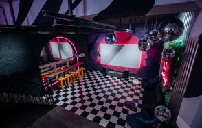 Оушен Драйв. Двухуровневый лофт в стиле диско