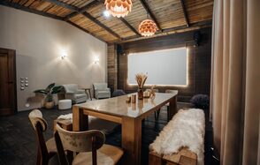 Шале. Стилизованный лофт с камином