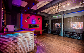 Клубный лофт на набережной в центре Москвы