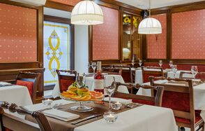 Верона-Евразия. Банкетный зал в английском стиле 