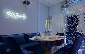 Лофт с зеркальной стеной